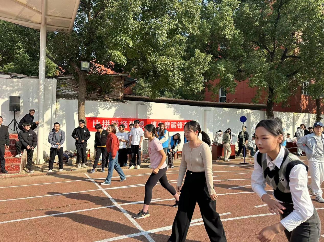 青春奋进新时代,运动逐梦向未来——世界杯官网2023年秋季运动会暨教职工运动会 青春奋进新时代,运动逐梦向未来——世界杯官网2023年秋季运动会暨教职工运动会