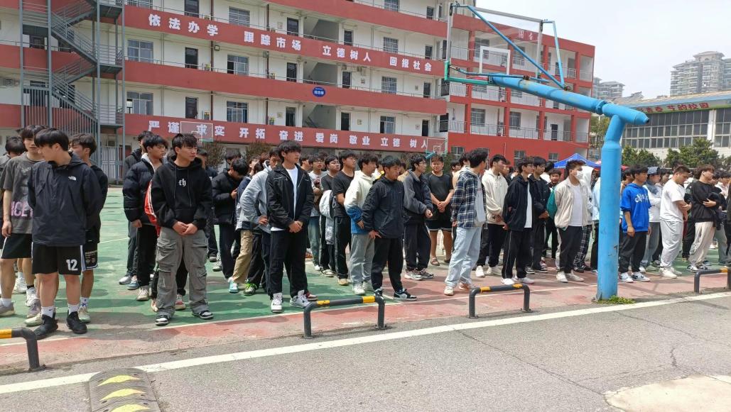 青春“篮”不住，热血不止步 —世界杯官网第十八届“希望杯”篮球赛闭幕