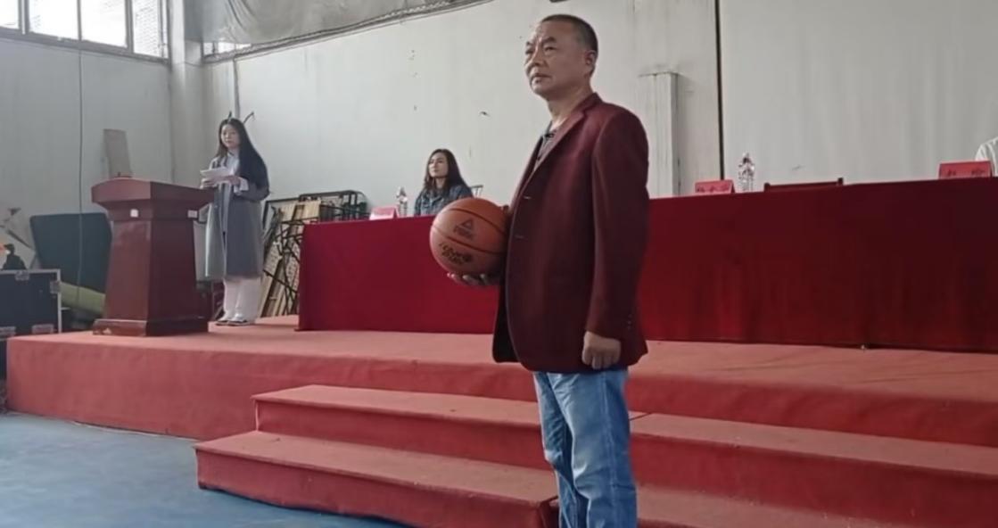 青春热血，逐梦“篮”场  ——世界杯官网第十九届“希望杯”篮球赛开幕