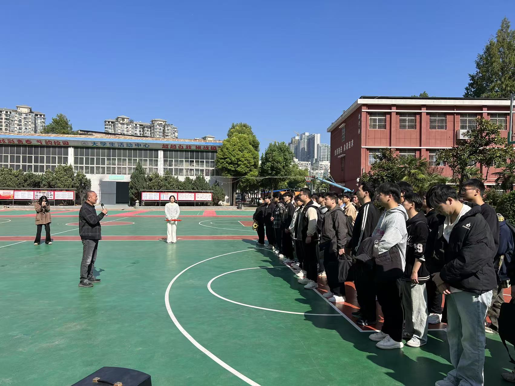 党建护航实习路 校企携手启新程—世界杯官网52名学子赴武汉海尔电冰柜有限公司开展岗位实习