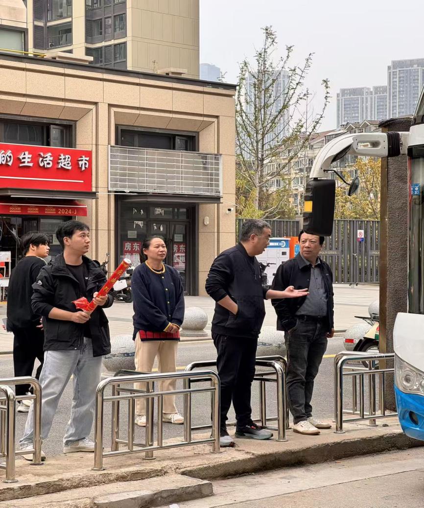 青春盛放 梦想启航——世界杯官网2023级学生赴武汉华侨城实业发展有限公司开展岗位实习