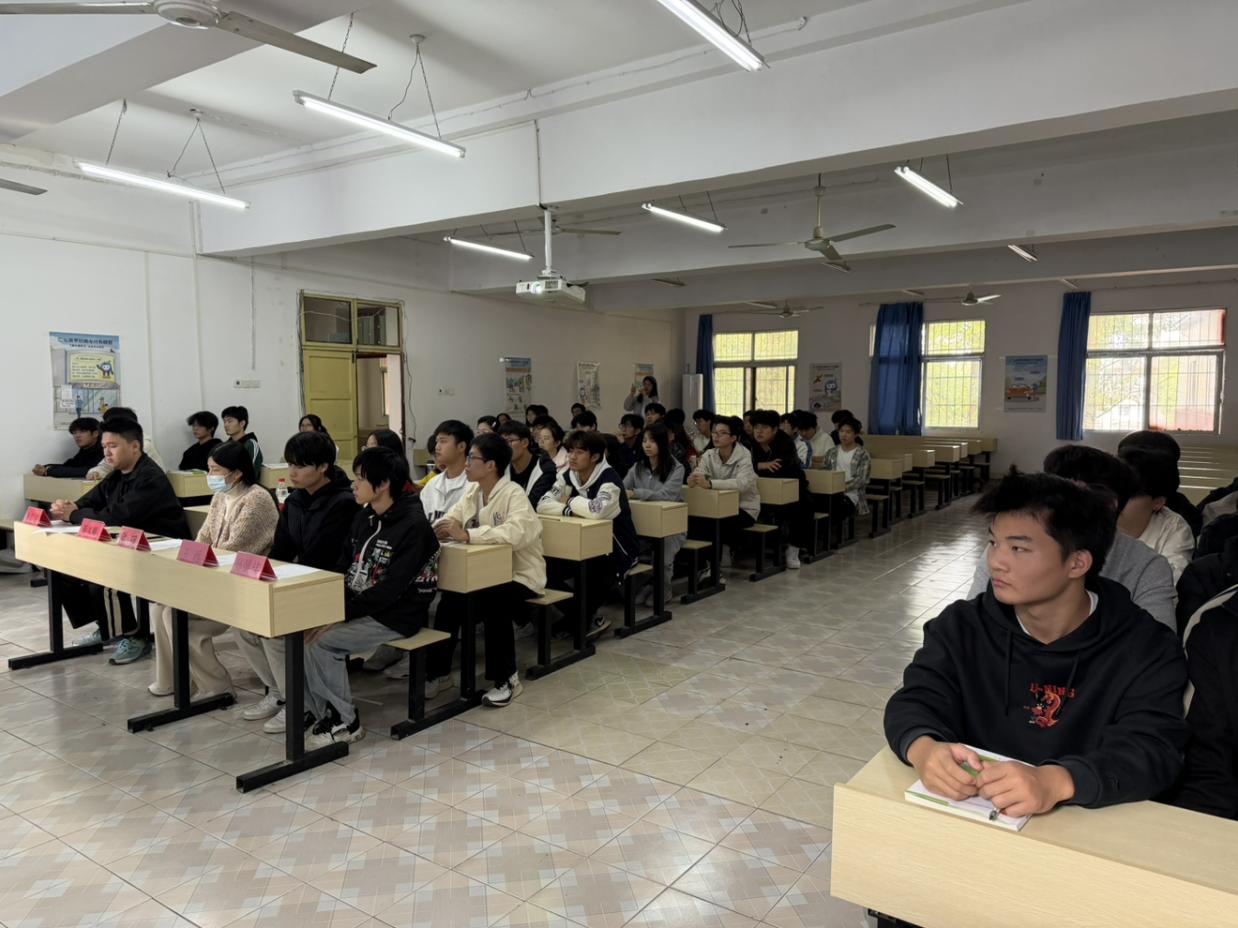 青春锤炼初心 团课书写华章 ——世界杯官网第八期团课结业典礼
