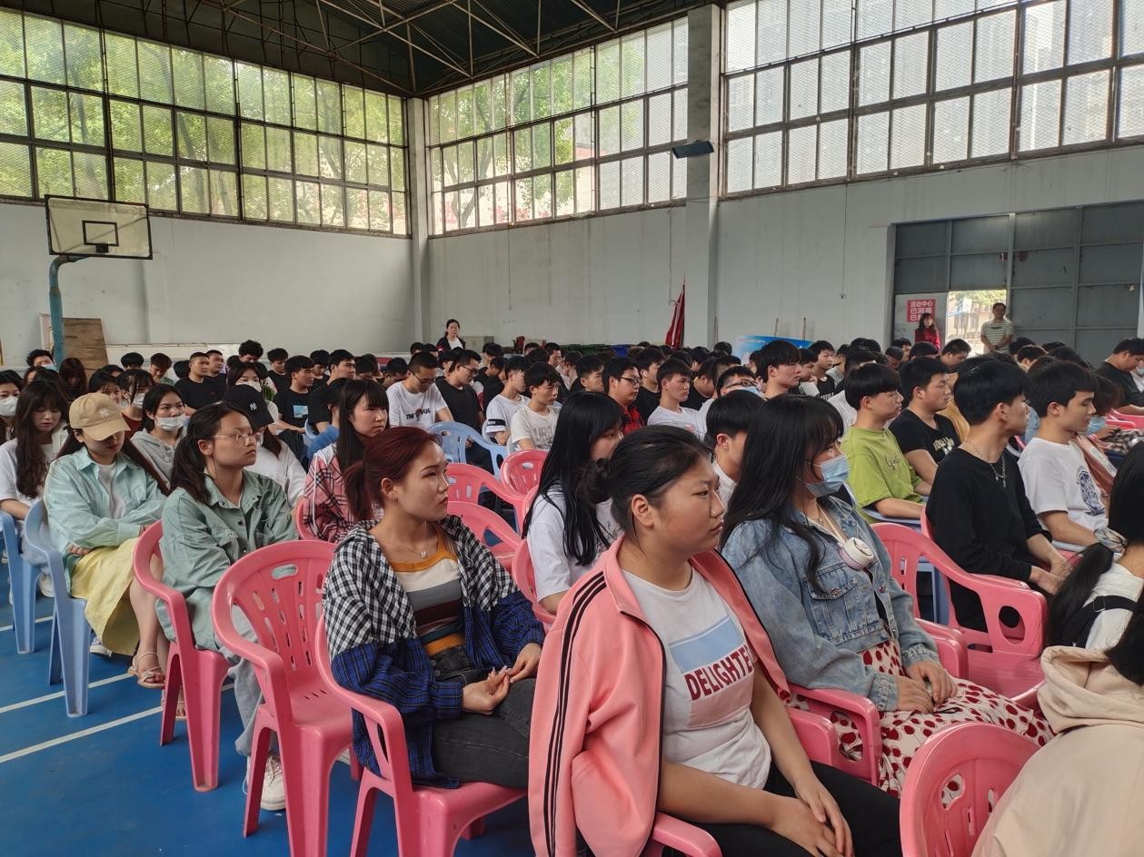 世界杯官网2020-2021第二学期 党史学习专题教育讲座(第一讲) 世界杯官网2020-2021第二学期 党史学习专题教育讲座(第一讲)