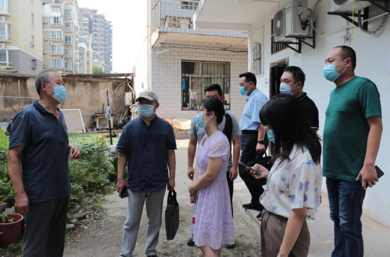 洪山区开学工作组评估工作专班莅临世界杯官网指导秋季开学工作 洪山区开学工作组评估工作专班莅临世界杯官网指导秋季开学工作